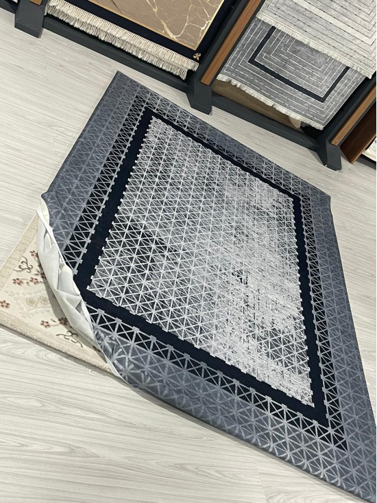 Meryem Siyah Model Halı Örtüsü