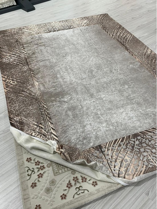 Pırlanta Vizon Modeli Halı Örtüsü